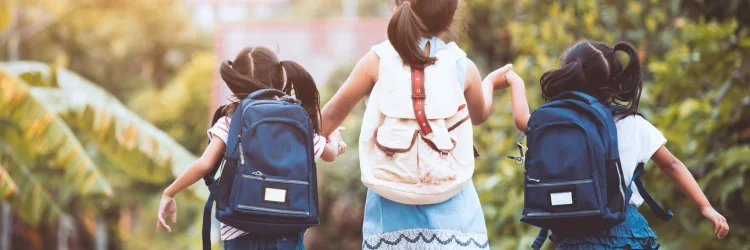 Iowa City IA Chiropractor Discusses Proper Child Backpacks